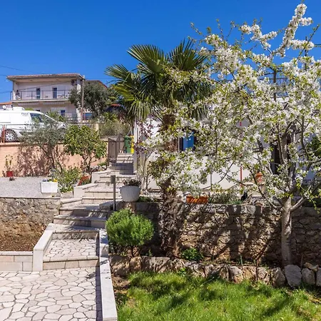 Apartment House And Apt. In 39364 Crikvenica