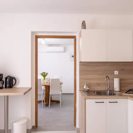 House And Apt. In 39364