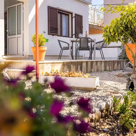 شقة House And Apt. In 39364 تْسْغيكفانِتْسا