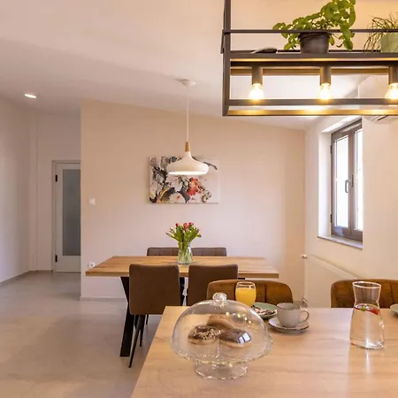 House And Apt. In 39364 تْسْغيكفانِتْسا