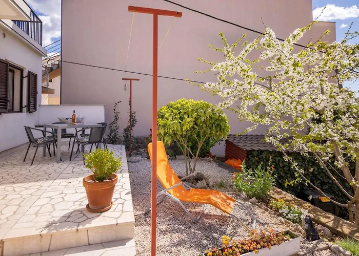 Διαμέρισμα House And Apt. In 39364