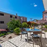 Apartman House And Apt. In 39364