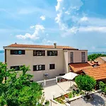 Apartman House And Apt. In 39364 Crikvenica
