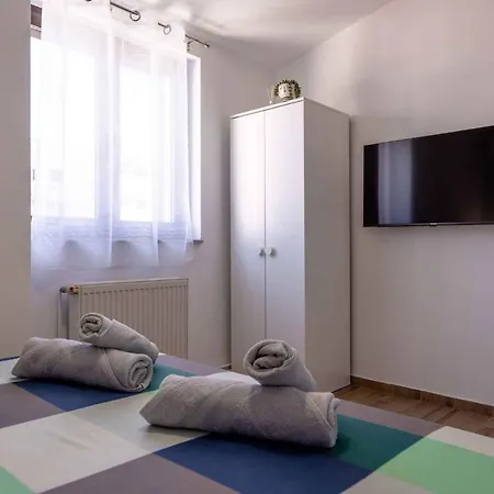 House And Apt. In 39364 Apartment *