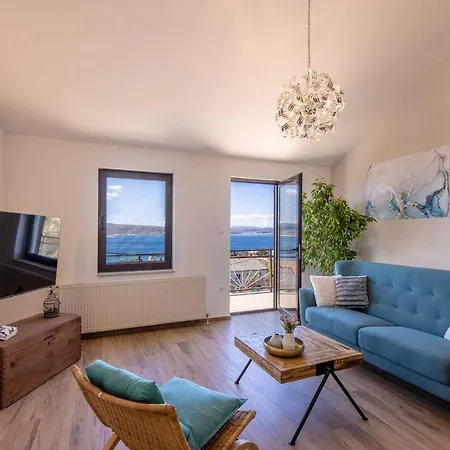 House And Apt. In 39364 Crikvenica